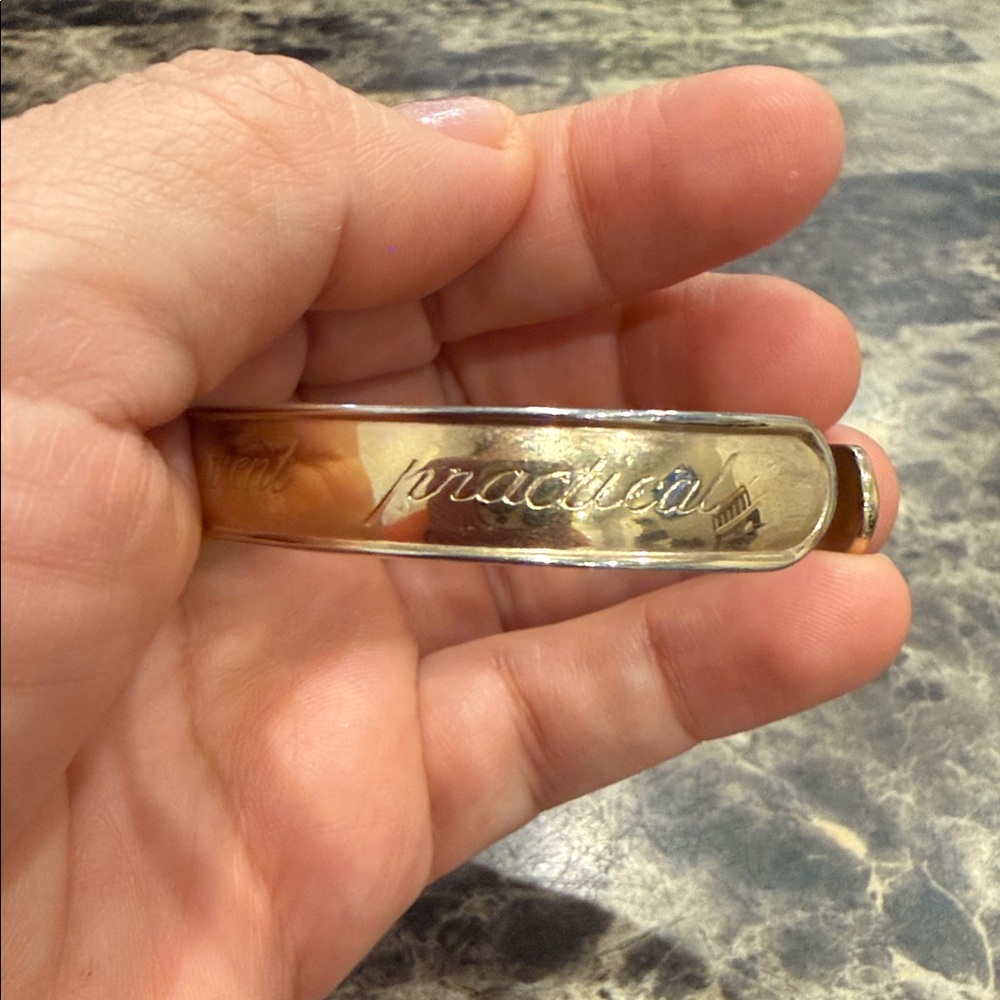 Avon Gold-Tone Engraved zodiac Taurus Bracelet - Picture 5 of 6